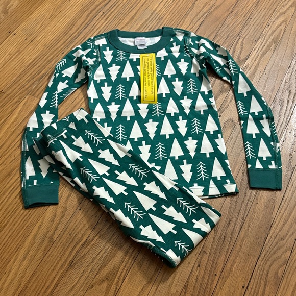 Hanna Andersson Other - *NWT* organic* Hanna Andersson Green and White Tree Print Kids Pajamas